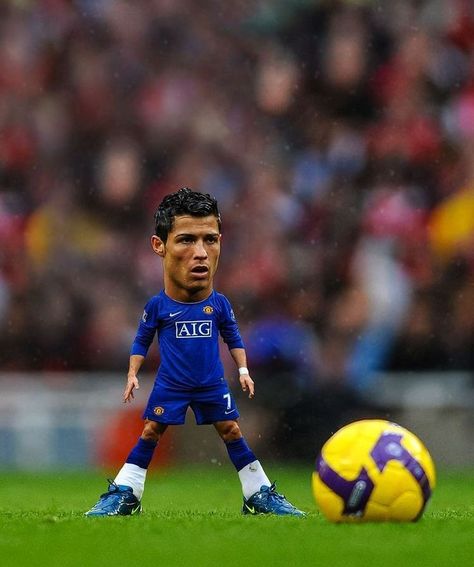 Mini Football Players, Mini Ronaldo, Cristiano Ronaldo Memes, Ronaldo Memes, Photoshop Meme, Funny Football Pictures, Football Funny Moments, Cristino Ronaldo, Football Players Images