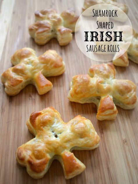 St. Patrick's Day Recipe: Shamrock Style Irish Sausage Rolls Irish Sausage Rolls, Irish Sausage, St Patricks Food, Irish Cooking, Irish Dishes, St Patrick Day Treats, St Patricks Day Food, Mini Quiches, Saint Patties