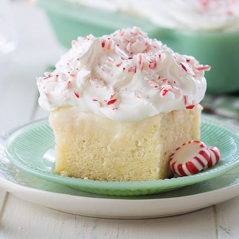 White Chocolate Peppermint Poke Cake Peppermint Poke Cake, Peppermint Cake, White Chocolate Peppermint, White Cake Recipe, Poke Cake Recipes, Poke Cakes, Easy Appetizers, Warm Cake, Poke Cake