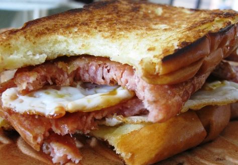 Spam Breakfast Sandwich, Fried Spam Sandwich, Spam Recipes Breakfast, Spam Sandwich Recipes, Spam Breakfast Recipes, Spam Dishes, Spam Meals, Spam Bites, Torani Drinks