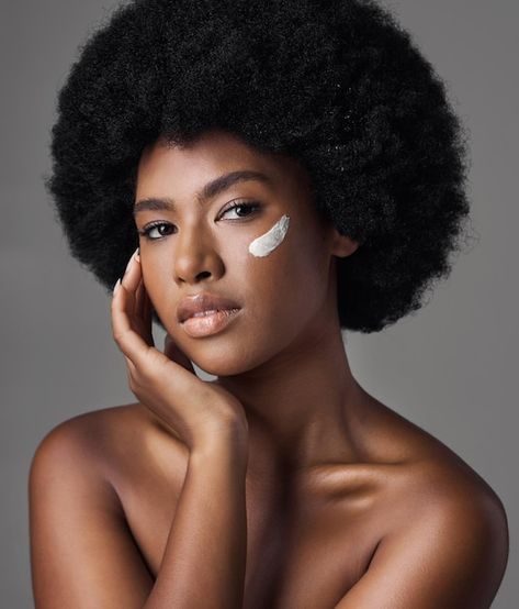 African Female Model, African Portrait, Natural Afro, Skin Photo, Natural Afro Hairstyles, Cosmetic Skin Care, Studio Background, African Hairstyles, Female Model