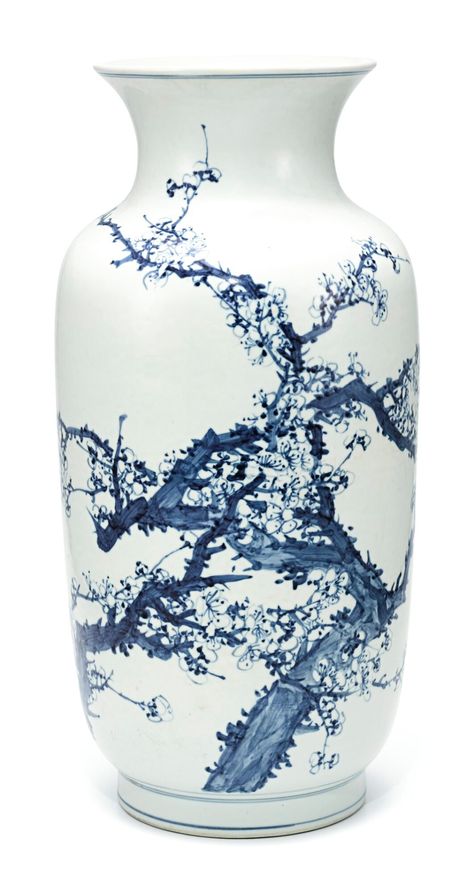 vase ||| sotheby's hk0803lot9qxk8en Ming Dynasty Pottery, Chinese Porcelain Pattern, Chang Chen, Ikebana Flower Arrangement, Japanese Vase, Chinese Vase, Japanese Flowers, Blue And White China, Pottery Sculpture