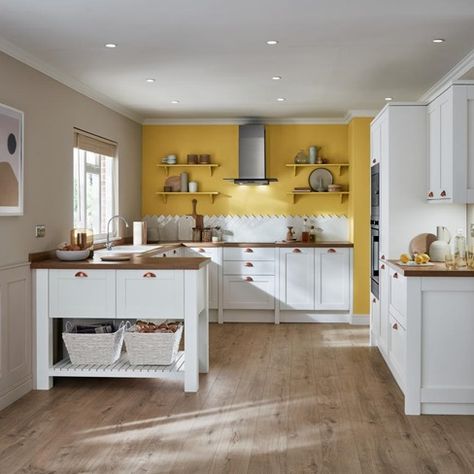 Discover how a U-shaped kitchen design can help you make the most of every inch of space, however large or small your kitchen. Kitchen Open Shelving, Corner Kitchen Pantry, Shaker Style Cabinets, Kitchen Open, Breakfast Bar Kitchen, Shaker Style Kitchens, L Shaped Kitchen, U Shaped Kitchen, White Kitchen Design