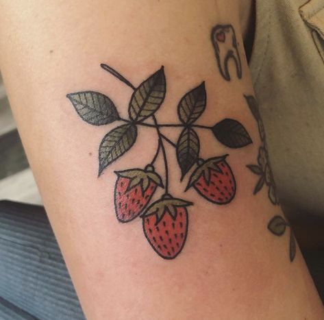 Traditional Strawberry Tattoo Black, Traditional Strawberry Tattoo, Strawberry Tattoo, Magnolia Tattoo, Tattoo Traditional, Tattoo Black, Dreamcatcher Tattoo, Black Tattoos, Cute Tattoos