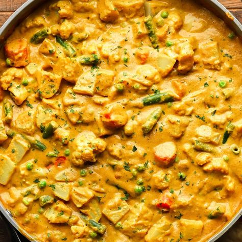 Vegetable Korma Veggie Korma, Vegan Korma, Vegetable Korma Recipe, Vegetarian Korma, Korma Sauce, Vegetable Korma, Freezer Dinners, Vegan Indian Recipes, Korma Recipe