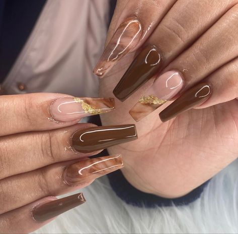 Nails Acrylic Autumn Colors, Brown Gold Nails Design, Prom Nails Brown, Black And Brown Nails Design, Ombre Fall Nail Designs, Brown Nail Inspo Acrylic, Nails Braun, Brown And Gold Nails Designs, Brown Nails Art