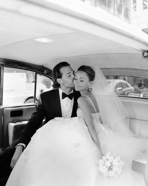 Vintage Wedding Car, Church Wedding Photos, Wedding Photo List, Vintage Glam Wedding, Wedding Shot List, Vintage Car Wedding, Nye Wedding, Glam Wedding, Photo Wedding