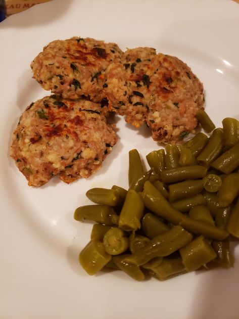 Chicken Patty Recipes, Clean Lunches, Tuna Patties, Tuna Cakes, Healthy Entrees, Weight Watchers Snacks, Weight Watchers Recipes Desserts, Simply Filling, Healthy Recipies