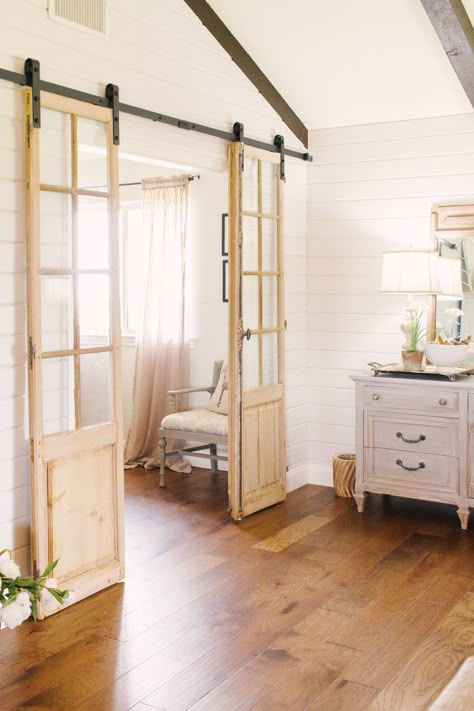 My Little Barn Home Tour - Spring Decor Inspiration — Farmhouse Living Cottage Decor Farmhouse, Wood Barn Door, Cottage Decorating, Cottage Home Decor, Home Decor White, Wood Barn, Vintage Doors, Interior Decorating Styles, Farmhouse Remodel