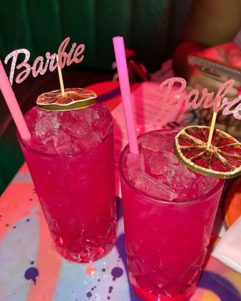 It’s always a great time for a PRETTY Drink 😂😂💕💕 Barbie Drink, Bar Lounge Design, Event Display, Pretty Drinks, Mouth Watering Food, April 21, Alcohol Recipes, Mixed Drinks, Amazing Food