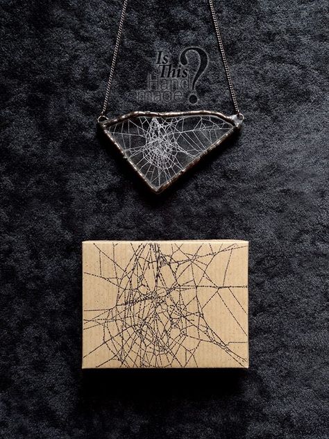 Spiderweb Jewelry, Handmade Box, Resin Necklace, Jewelry Projects, Handmade Accessories, Spider Web, Gucci Dionysus, Halloween Crafts, Jewelry Ideas