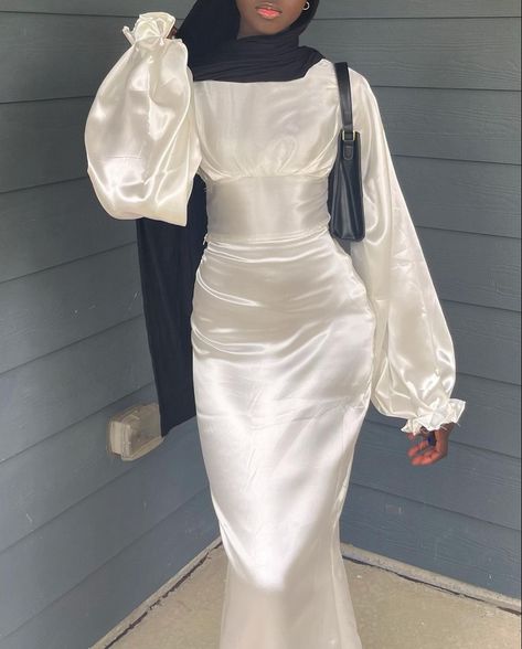 Modest Graduation Outfit, Eid Outfits Ideas, Modesty Dress, Graduation Dresses Long, Elegant Silk Dresses, Hijab Fashion Summer, White Satin Dress, Chic Dress Classy, Girls Long Dresses