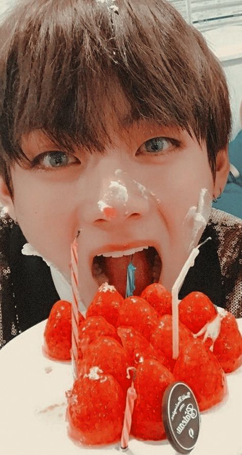 #v #taehyung #kimtaehyung #bts Taehyung Strawberry, Cosplay Sakura, Kimtaehyung Bts, Taehyung Wallpaper, Taehyung Photoshoot, Eat Fruit, Kim Taehyung Wallpaper, Bts Quotes, Easy Paper Crafts