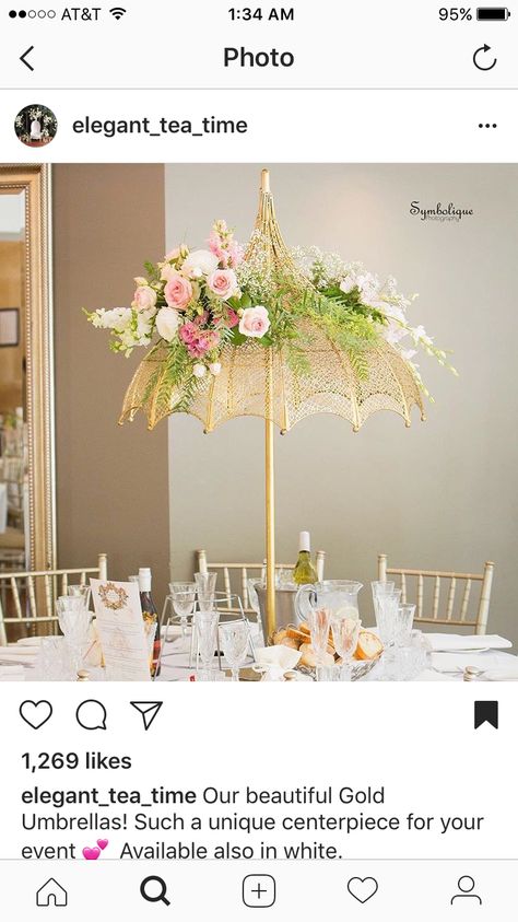 Umbrella Centerpiece, Floral Umbrellas, Umbrella Decorations, Bridal Shower Decorations Diy, Tafel Decor, Tea Party Decorations, Unique Centerpieces, Shower Centerpieces, Wedding Table Decor