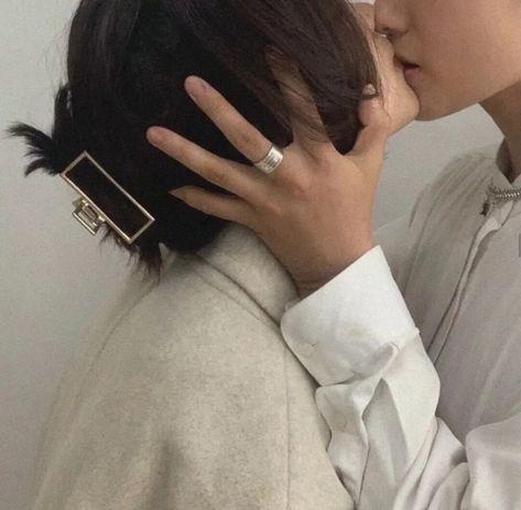 Ulzzang Couple Cuddle, Paris Vibes, Couple Cute, Ulzzang Couple, Love My Kids, Cute Photography, Matching Couple, Korean Couple, Couples Images