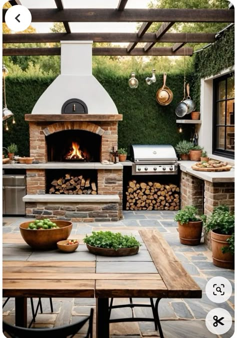 Outdoor Kitchen Rustic Brick, Outside Kitchen With Pizza Oven, Outdoor Oven Ideas, Pergola Pizza Oven, Build In Grill Backyards, Outdoor Kitchen Small Patio, Outdoor Kitchen Courtyard, Exterior Bbq Outdoor Kitchens, Inside Bbq Area