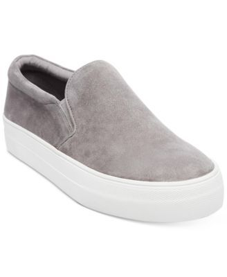 Steve Madden Outfit, Steve Maddens, Workout Sneakers, Grey Suede, Sneakers Grey, Sneakers Outfit, Sneakers Online, Gray Suede, Athletic Sneakers