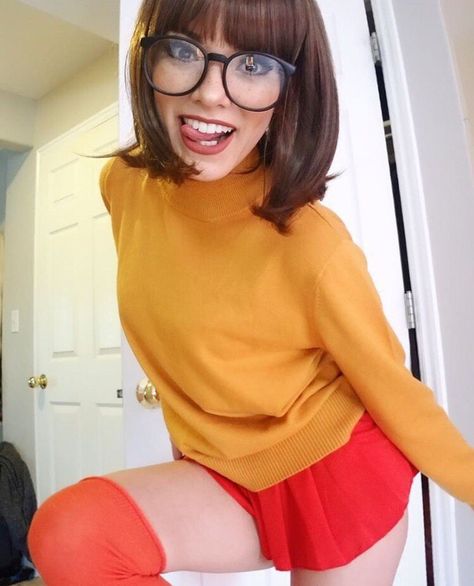 3,521 curtidas, 21 comentários - Geek's Toy ||| Russian Cosplay (@geekstoy) no Instagram: “MORE VELMA IN YOUR LIFE! Velma by @joaniebrosas” Joanie Brosas, Velma Cosplay, Daphne And Velma, Hot Costume, Velma Dinkley, Epic Cosplay, Best Cosplay, Cosplay Anime, Scooby Doo