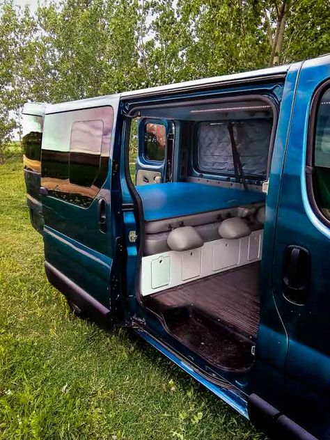 camper renault trafic Custom Van Interior, Travel Camper, Camper Kitchen, Diy Campervan, Camping Box, Day Van, Car Camper, Mini Camper, Camper Van Conversion