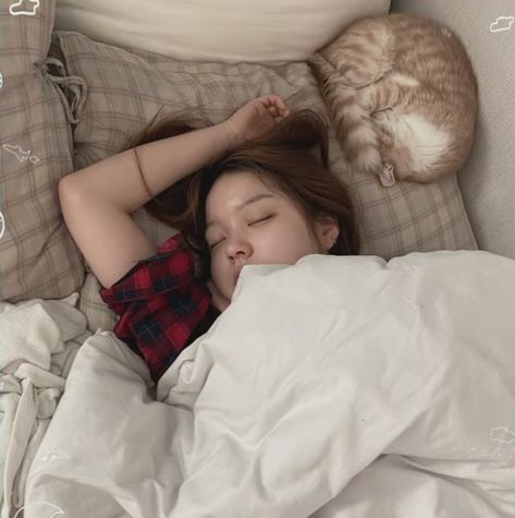 Sleepy Girl, Ugly Love, رعب نفسي, Girl Sleeping, Korean Products, Asian Babies, Boy Pictures, Bodyweight Workout Beginner, Huang Renjun