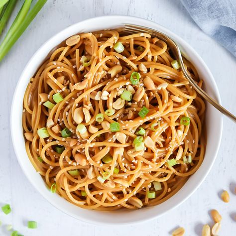 Vegan Peanut Butter Noodles {15 Minute Recipe!} with the BEST Sauce! Nyt Peanut Butter Noodles, Easy Pesto Pasta, Quick Delicious Dinner, Chickpea Coconut Curry, Peanut Butter Sauce, Buttered Noodles, Best Peanut Butter, Vegan Peanut Butter, Chickpea Curry