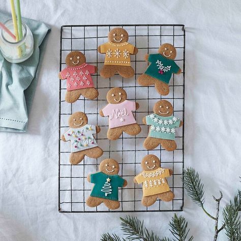 Gingerbread Biscuits, Ginger Cookies Christmas, Easy Kids Christmas, Gingerbread Cookies Decorated, Christmas Cookies Gift, Gingerbread Decorations, How To Make Christmas Tree, Festive Crafts, Gingerbread Man Cookies