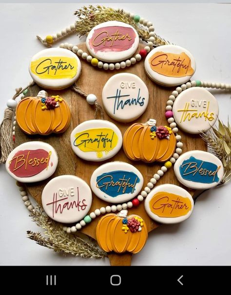 Circle Fall Cookies, Baking Sugar Cookies, Thanksgiving Cookies Decorated, Cookies Thanksgiving, Thanksgiving Baking, No Bake Sugar Cookies, Cutout Cookies, Thanksgiving Cookies, Easy Sugar Cookies