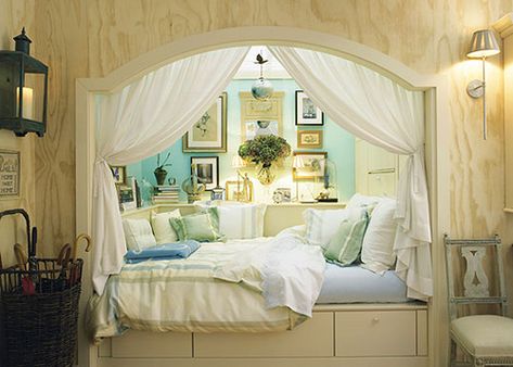 I've always wanted a bed in a nook.  This one is beautiful! Alcove Beds, Arizona Room, Alcove Bed, Witchy House, Bed Nook, Bedroom Nook, Built In Bed, House Of Turquoise, Dekorasi Kamar Tidur