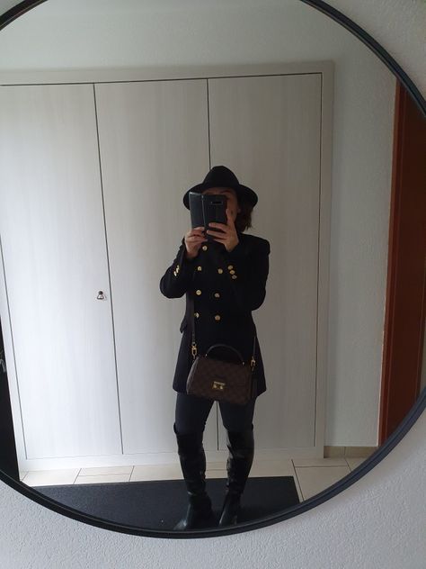 Louis Vuitton Croisette, Slim Waist, Lv Bag, Black Outfit, Canvas Bag, Mirror Selfie, Louis Vuitton, Street Style, Black