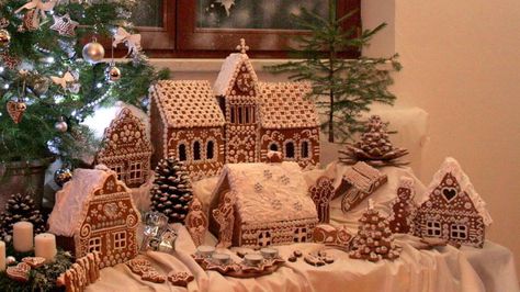 Gingerbread Town, Graham Cracker Gingerbread House, Gingerbread House Craft, Ginger House, Gingerbread House Cookies, Gingerbread House Kits, Gingerbread Village, Gingerbread House Decorations, Merry Christmas Eve