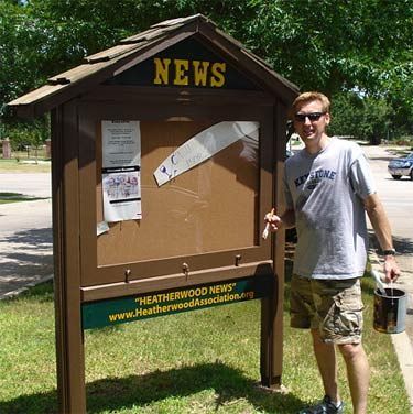 A central hub for garden information. Outdoor Bulletin Board Ideas, Touchscreen Kiosk, Environmental Signs, Home Owners Association, Community Bulletin Board, Neighborhood Association, Pta School, Information Board, Message Center