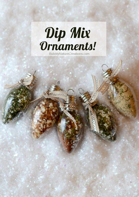 Dip mix ornaments | 25  neighbor gift ideas Dip Mix Recipes, Dip Mix Ornaments, Edible Christmas Gifts, Neighbor Gifts, Yummy Dips, Homemade Christmas Gifts, Jar Gifts, Holiday Diy, Homemade Christmas