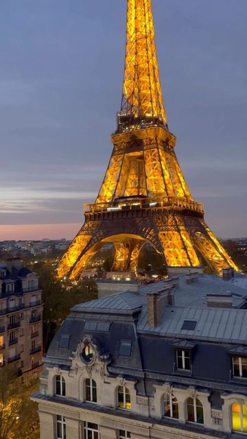 Raphael Metivet on Instagram: "A cocktail with a view on the Eiffel Tower? Yes please! 🤩 The rooftop bar @10emeciel has just reopened🍹✨ 📍 @pullmantoureiffel • • • • #pullmanhotel #parisfood #thisisparis #igersparis #parismaville #parisjetaime #パリ #파리 #Париж #巴黎 #exploreparis #toitsdeparis #toits #parisianlife #rooftops #parisianvibes #vieparisienne #parisvibes #parismonamour #parisianstyle #rooftopper #emilyinparis #haussmann #forbestravelguide #toureiffelofficielle #toureiffel #eiffeloffici Emily In Paris Wallpaper, Paris Wallpaper Iphone, Visualization Board, Pullman Hotel, Paris Dream, Paris Food, Paris Vibes, Paris Wallpaper, Consciousness Art