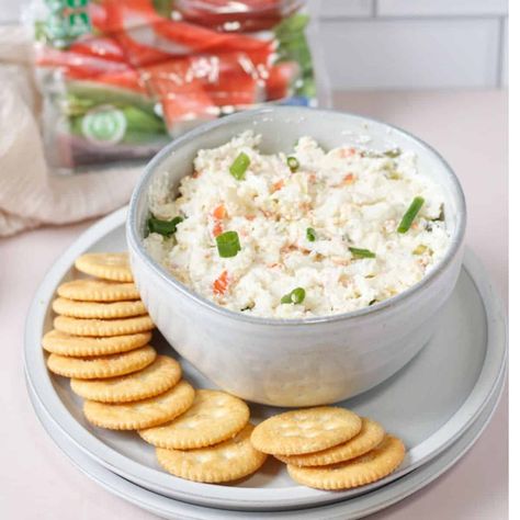 Cream Cheese Crab Dip, Crab Salad Sandwich, Seafood Salad Recipe, Crab Salad Recipe, Crab Rolls, Sea Food Salad Recipes, Hot Crab Dip, Delicious Appetizers, Lump Crab