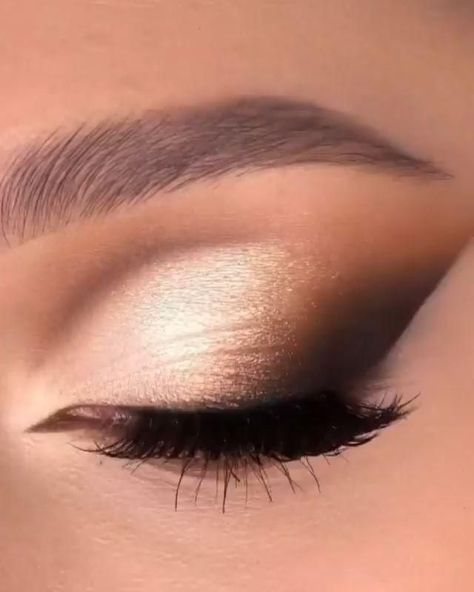 Machiaj Smokey Eyes, Evening Eye Makeup, Eye Makeup Images, Beginners Eye Makeup, Eye Makeup Styles, Eye Makeup Techniques, Makeup Tutorial Eyeliner, Makeup Tutorial Eyeshadow, Eye Makeup Pictures