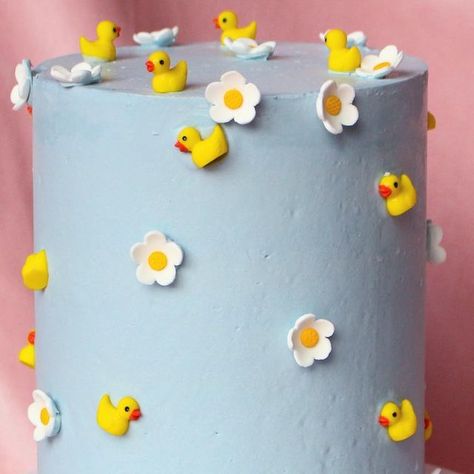 Duck Cakes Birthday, Birthday Cake Duck, Duck Theme Cake, Duck Cake Ideas, Bluey Duck Cake, Duck Birthday Cake, Cake Duck, Duck Cakes, Rubber Duck Cake