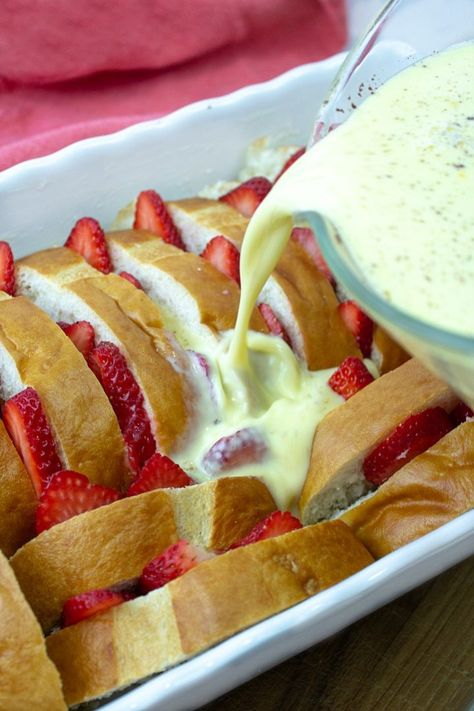 Overnight Strawberry French Toast Bake, Overnight Strawberry French Toast Casserole, Strawberry Cream Cheese French Toast Casserole, Baileys Strawberry Lava Toast, Strawberry Lava Toast, Stuffed French Toast Bake, Strawberry Breakfast Recipes, Strawberry Cheesecake French Toast, Strawberry French Toast Bake