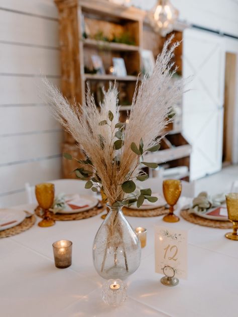 Boho Centerpieces Wedding Simple, Eucalyptus And Wheat Centerpiece, Pampas Grass With Eucalyptus, Eucalyptus Simple Centerpiece, Boho Small Centerpiece, Pampas Table Arrangement, Pampas Grass Wedding Centerpieces Simple, Dried Grass Centerpiece Wedding, Easy Boho Wedding Centerpieces