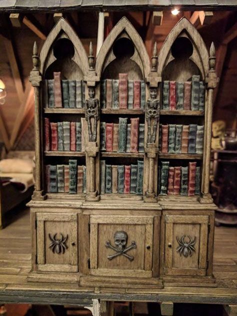 Diy Haunted Dollhouse Furniture, Haunted Dollhouse Furniture, Dollhouse Library, Bookshelf Art, Haunted Dollhouse, Gothic Furniture, Halloween Miniatures, Haunted Dolls, Gothic Dolls