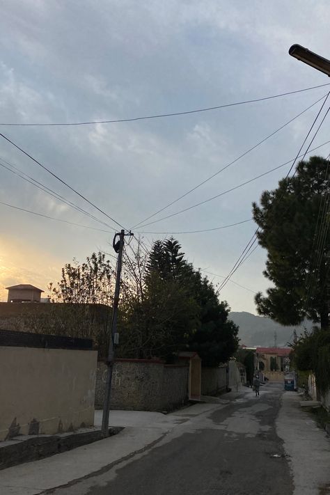 street pakistan houses sunset sky clouds blue Pakistan House, Pakistan Street, Eid Design, Sunset Sky Clouds, Basic Shoes, Dream Apartment, Sunset Sky, Sky Clouds, Sky And Clouds