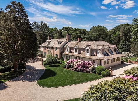 1024 Smith Ridge Rd, New Canaan, CT 06840 | MLS #170549088 | Zillow Dream Home Aesthetic, Gambrel Exterior, Elegant Kitchen Design, Driveway Entrance, New Canaan, Home Aesthetic, Elegant Kitchens, Real Estate Sales, Exterior Siding