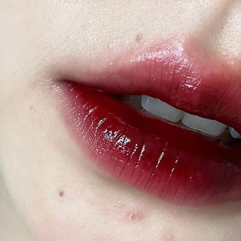 Dark Red Lip Stain, Light Vampire Makeup, Dark Red Glossy Lips, Vampire Lipstick, Lips Reference, Dr Makeup, Blood Red Lipstick, Blood Makeup, Red Lip Stain