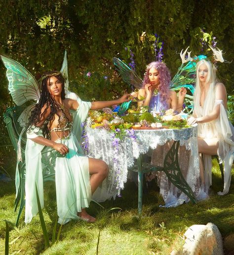 Faerie Aesthetic, Fairytale Photoshoot, Fairy Photoshoot, Fairy Garden Birthday Party, Fairy Tea Parties, Fairies Photos, Fairy Friends, Fairy Aesthetic, Fairy Girl