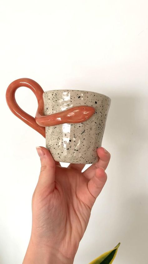 Mugs Ceramic Pottery, Speckled Mug, Orange Mug, Mug Handle, Ceramic Cutlery, Pottery Pots, Beginner Pottery, Sculpture Art Clay, Mugs Ceramic