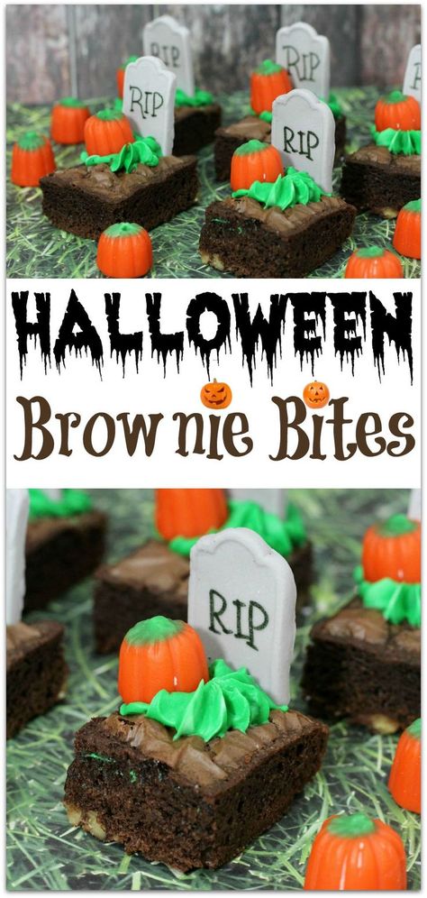 brownie en voor grafsteen langwerpig koekje + rip in chocolade geschreven Halloween Brownie, Halloween Torte, Pasteles Halloween, Halloween Brownies, Cute Halloween Treats, Dessert Halloween, Postres Halloween, Halloween Party Treats, Dulces Halloween