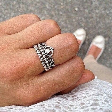 Pandora Rings Aesthetic, Tiara Ring Engagement, Pandora Rings Stacked, Pandora Rings Princess, Pandora Princess, Themes Aesthetic, Engagement Rin, Pinky Finger, Rings Aesthetic