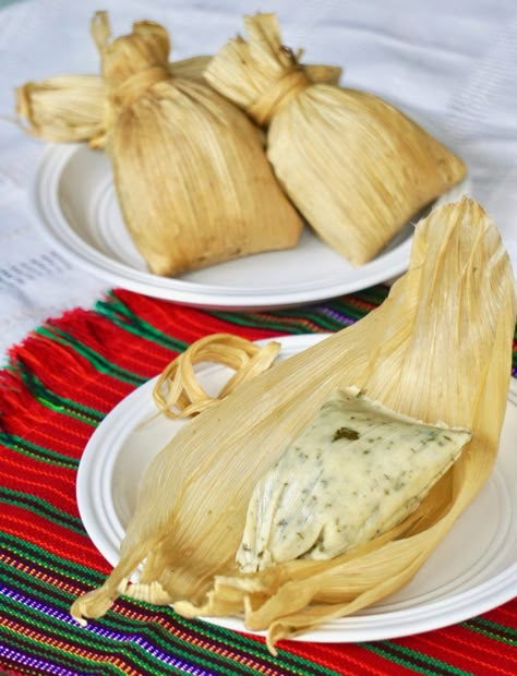 Guatemalan tamalitos de chipilin recipe Red Sauce Chicken Enchiladas, Chicken Enchiladas Easy Red Sauce, Guatemalan Tamales, Red Sauce Chicken, Easy Red Sauce, Shredded Beef Stew, Traditional Guatemalan Food, Guatemalan Desserts, Guatamalan Recipes