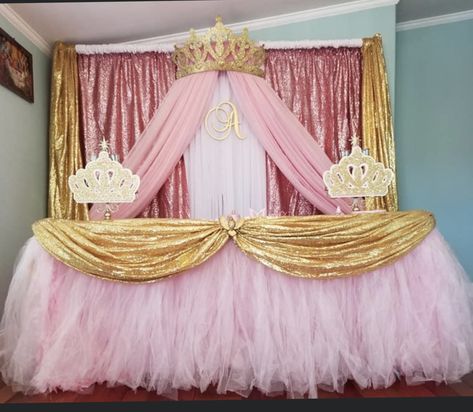 Princess Balloon Decorations, Princess Birthday Party Decorations Diy, Royal Princess Birthday, Princess Peach Party, Princess First Birthday, Sweet Sixteen Birthday Party Ideas, Princess Birthday Party Decorations, Disney Princess Birthday Party, Princess Theme Birthday