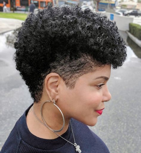 Natural hair / Black hair Tapered Natural Hair Cut, Natural Hair Haircuts, Short Natural Haircuts, Tapered Natural Hair, Natural Hair Cuts, Tapered Hair, Natural Hair Short Cuts, Tapered Haircut, Afro Style