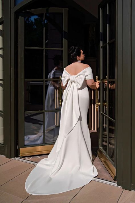 Unmatched Elegance: Plus-Size Off-the-Shoulder Godet Silhouette with Removable Collar and Bow! – Marelli Exclusive Anna Wedding Dress, Plus Size Wedding Dress, Removable Collar, Princess Wedding Dress, Mexican Wedding, Satin Wedding Dress, Bride Gowns, Princess Wedding Dresses, Dress Inspo